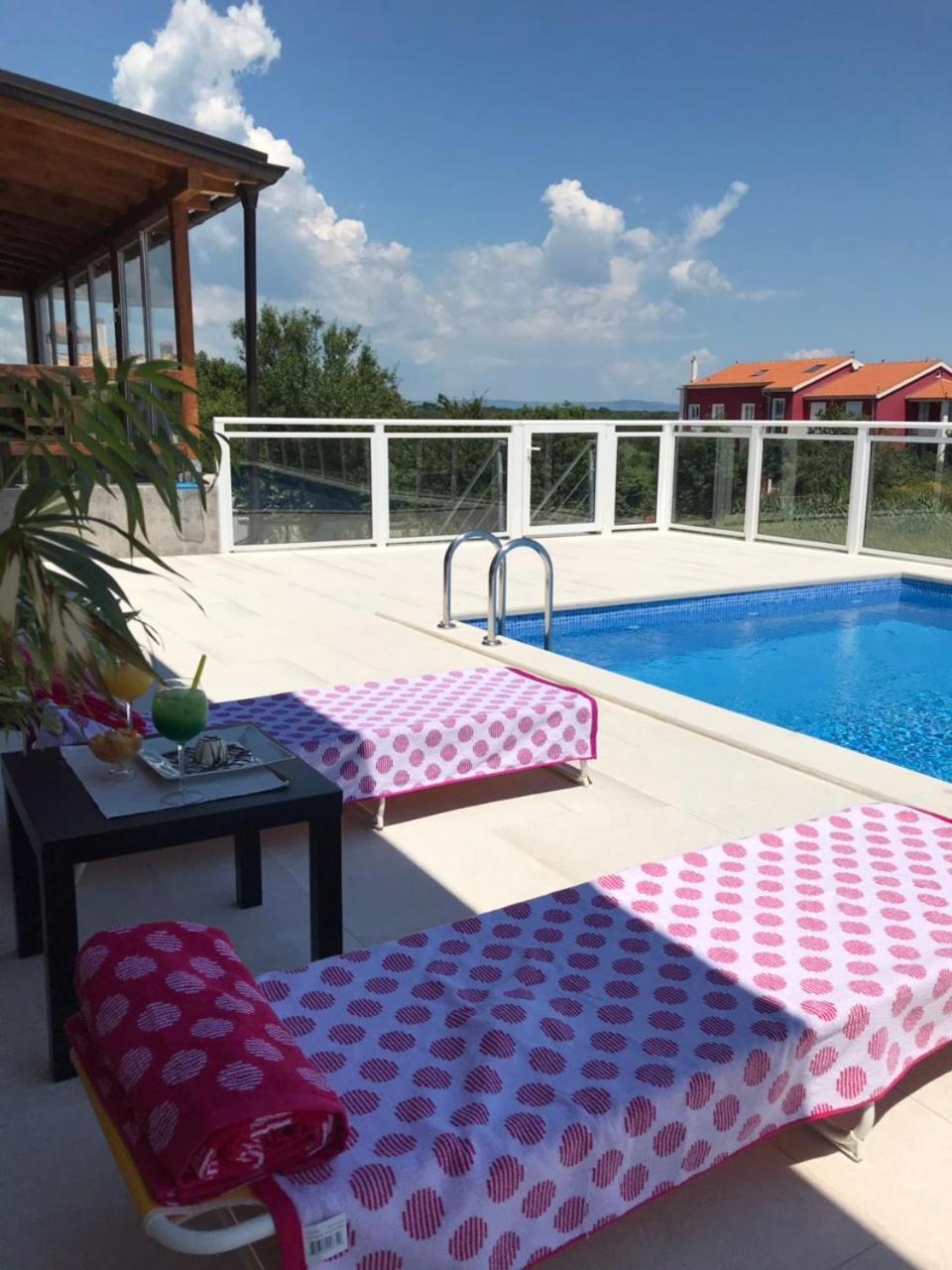 Hotel Livadic & Restaurant Ližnjan Dış mekan fotoğraf