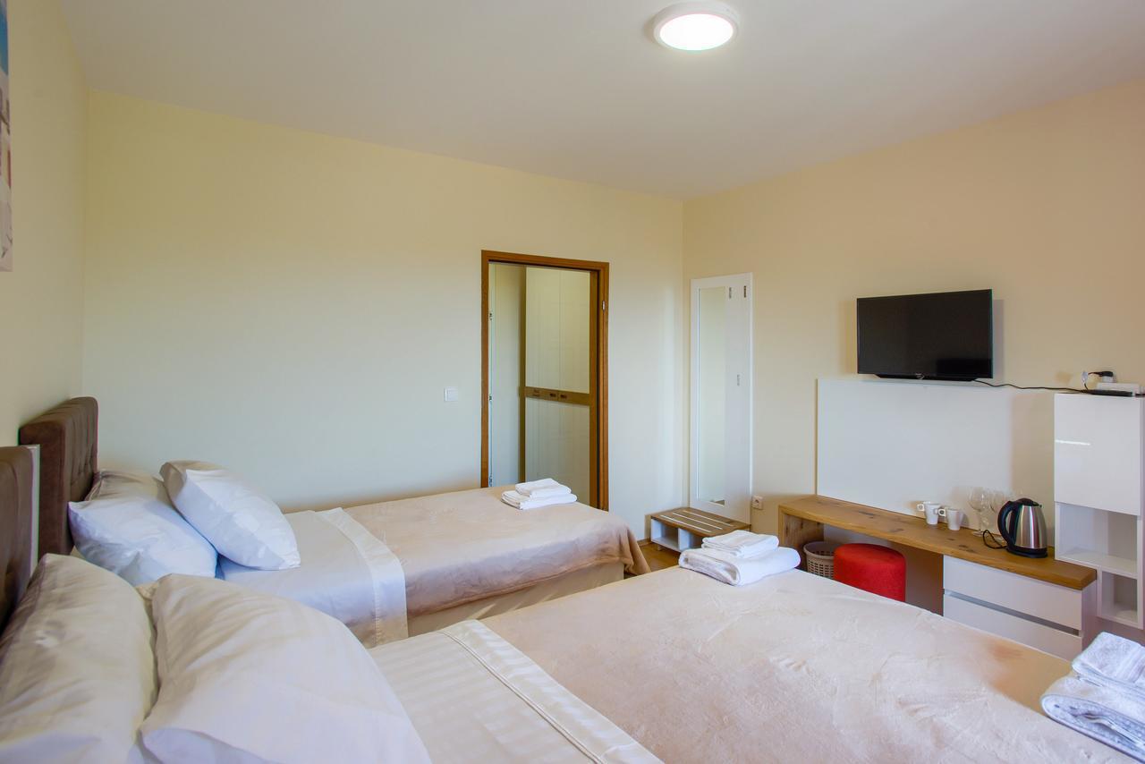 Hotel Livadic & Restaurant Ližnjan Dış mekan fotoğraf