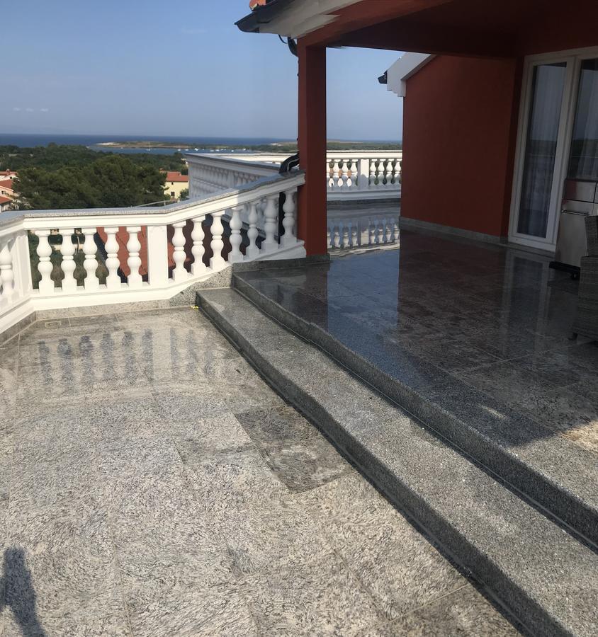 Hotel Livadic & Restaurant Ližnjan Dış mekan fotoğraf
