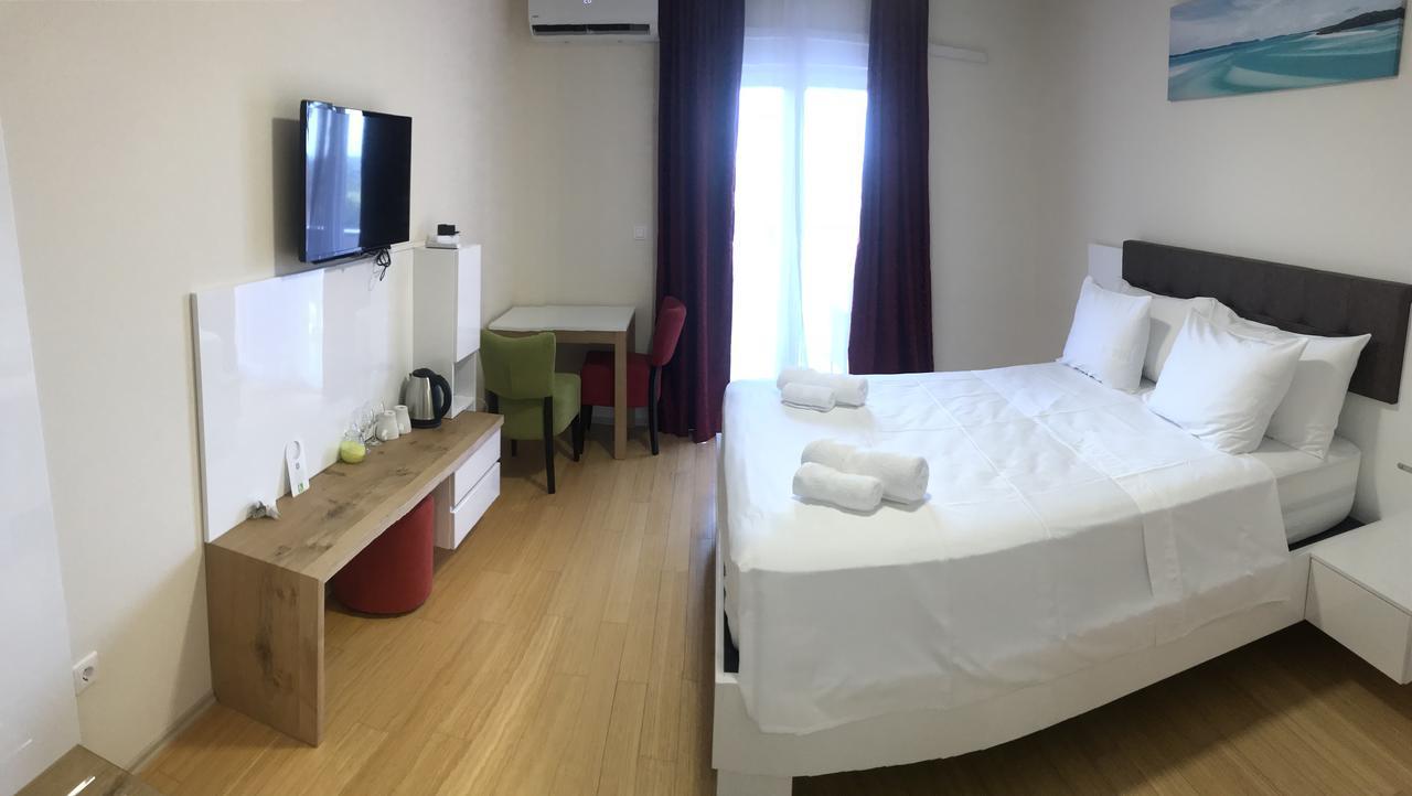 Hotel Livadic & Restaurant Ližnjan Dış mekan fotoğraf