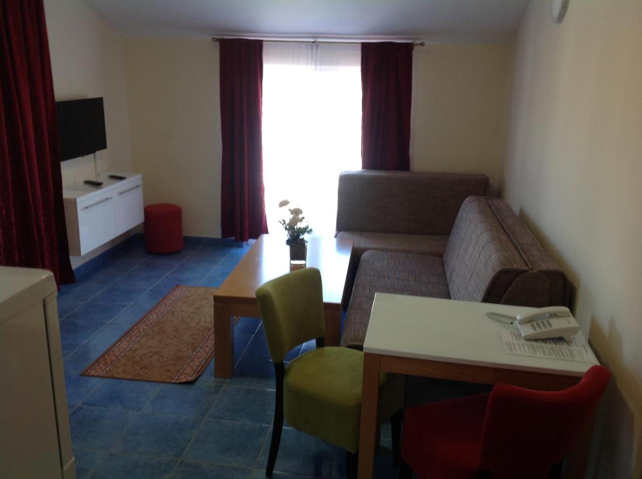 Hotel Livadic & Restaurant Ližnjan Dış mekan fotoğraf