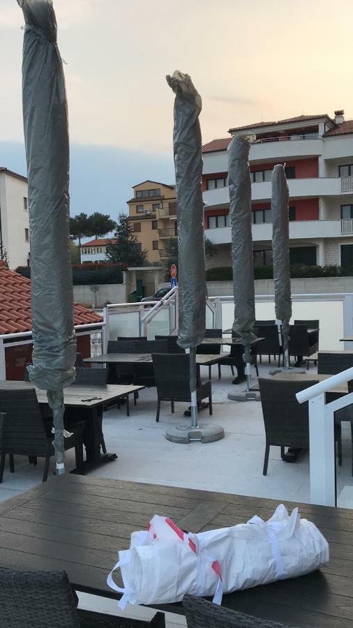 Hotel Livadic & Restaurant Ližnjan Dış mekan fotoğraf
