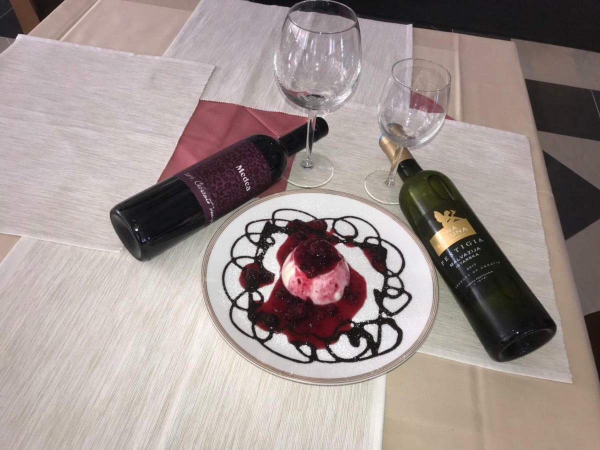 Hotel Livadic & Restaurant Ližnjan Dış mekan fotoğraf