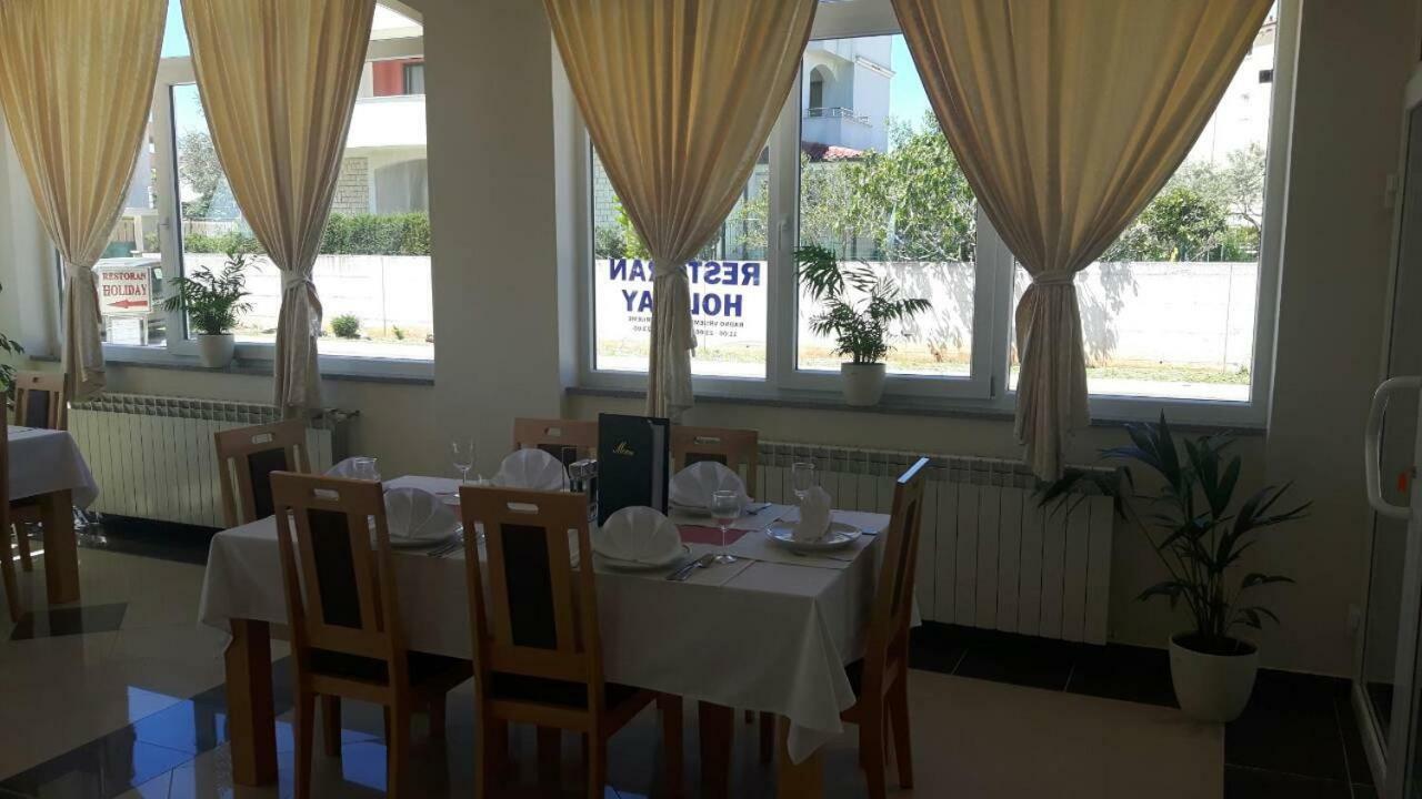Hotel Livadic & Restaurant Ližnjan Dış mekan fotoğraf