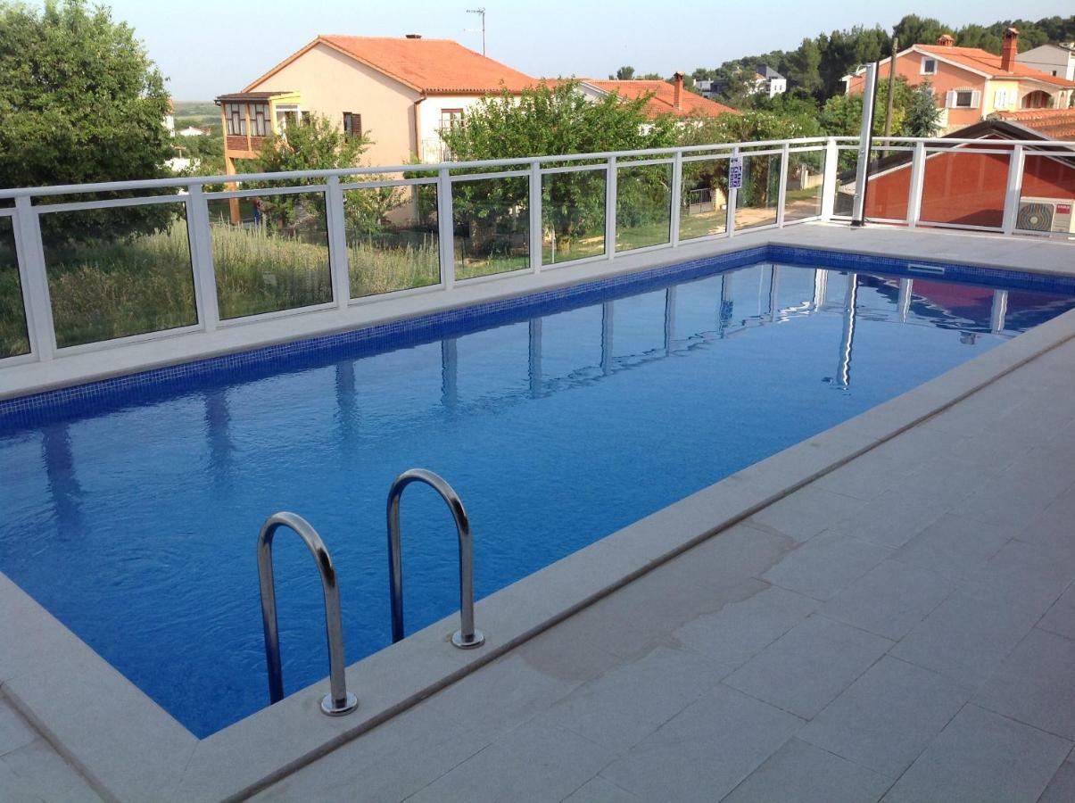Hotel Livadic & Restaurant Ližnjan Dış mekan fotoğraf