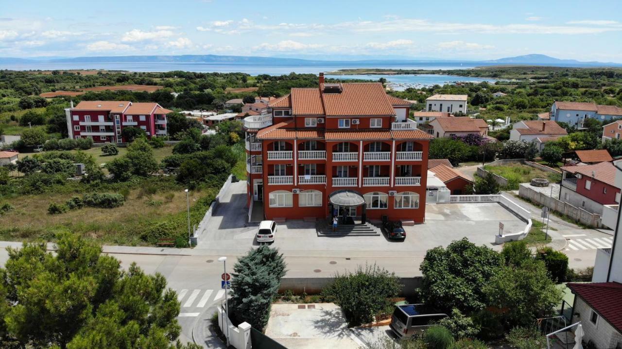 Hotel Livadic & Restaurant Ližnjan Dış mekan fotoğraf
